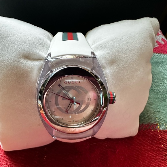 NWT Gucci watch - Picture 6 of 14